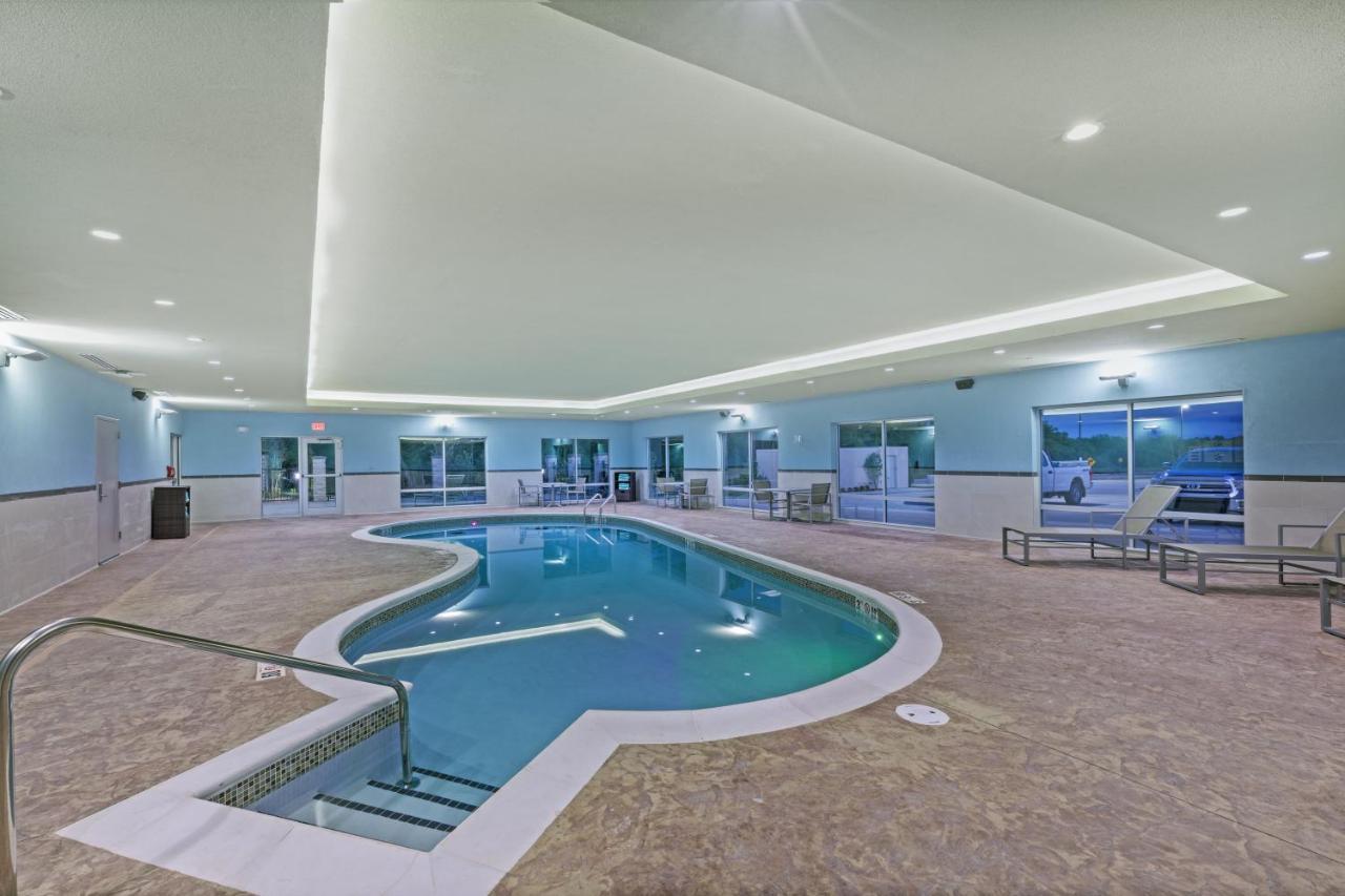Holiday Inn Express & Suites - Parsons By Ihg Luaran gambar